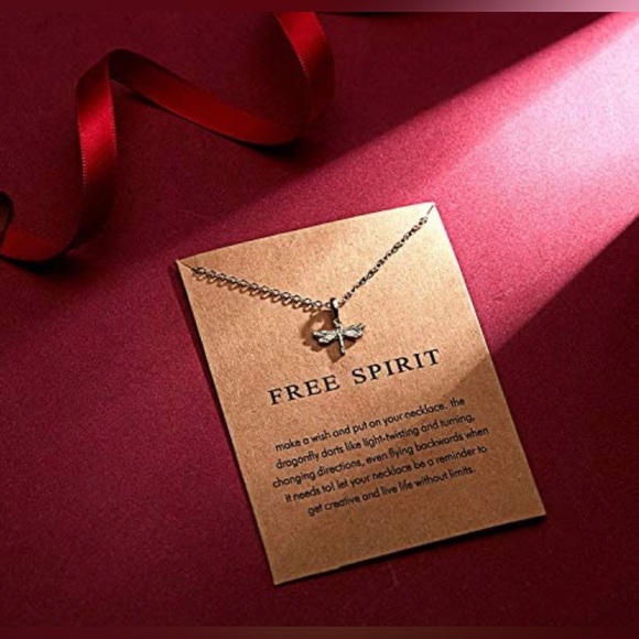 Gold Dragonfly Free Spirit Beautiful Necklace NWT - Picture 2 of 3
